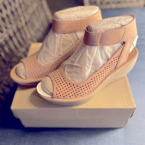 Clarks Women's Reedly Salene Wedge Sandal New!!!